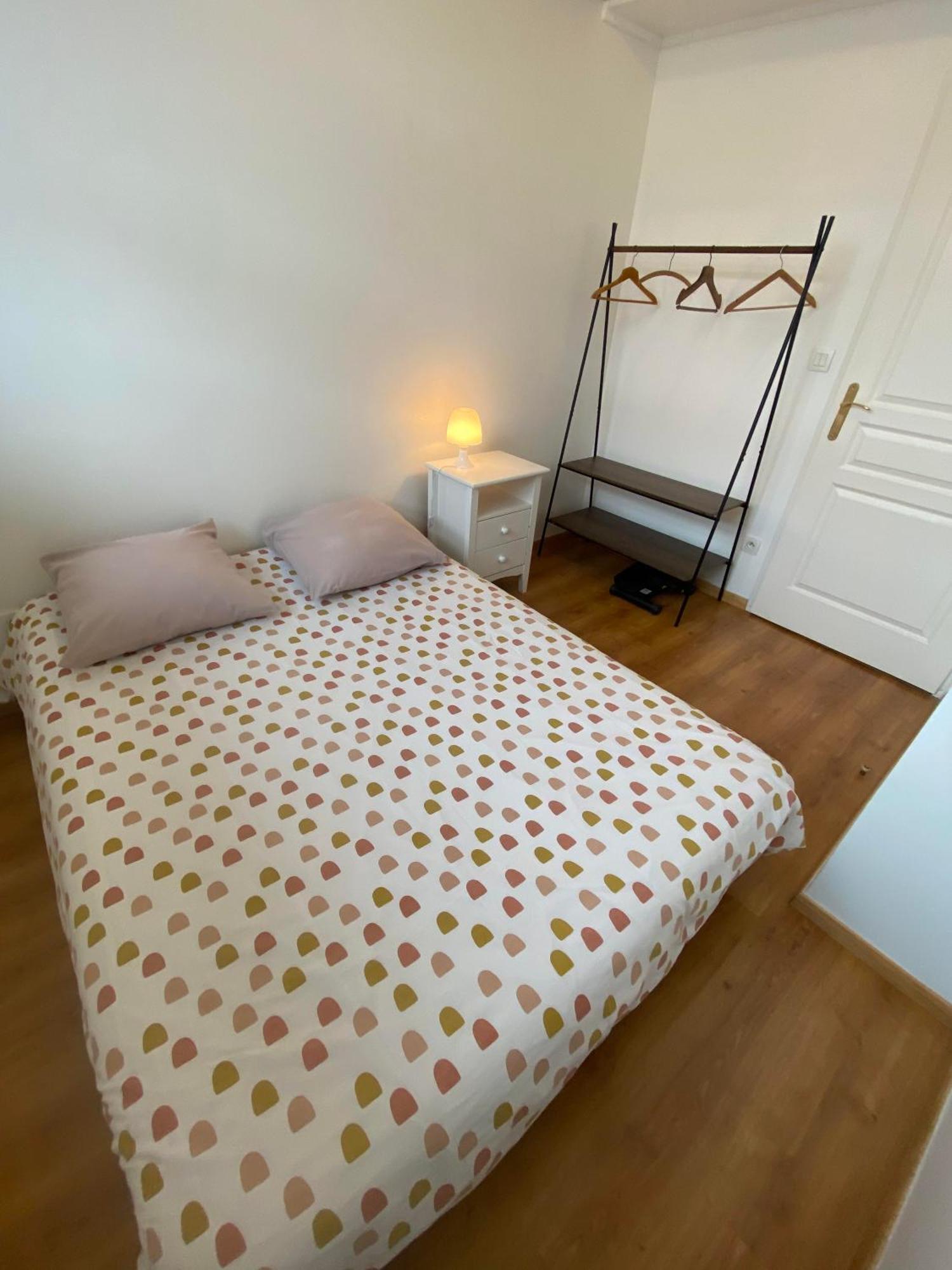Le Carnot Appartement Avec 2 Chambres Separes Et Parking Privatif Et Securise Arras Exterior photo